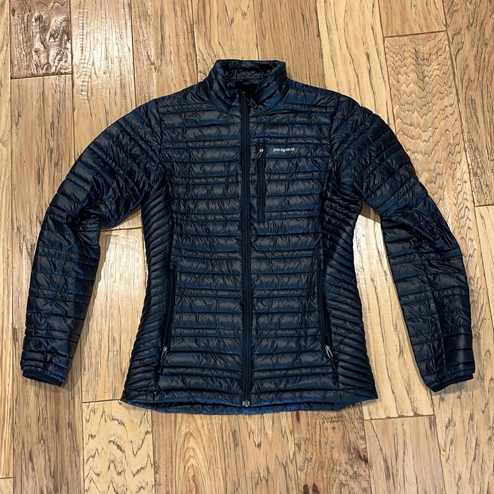 Patagonia women’s ultralight down jacket size extra small